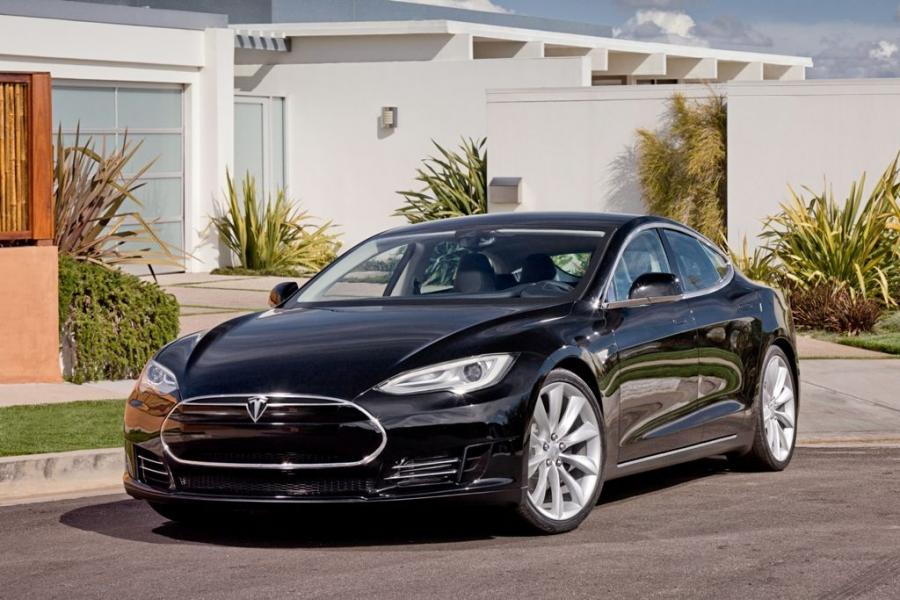  Tesla Model S Alpha 2011 года  (фото 9 из 17)